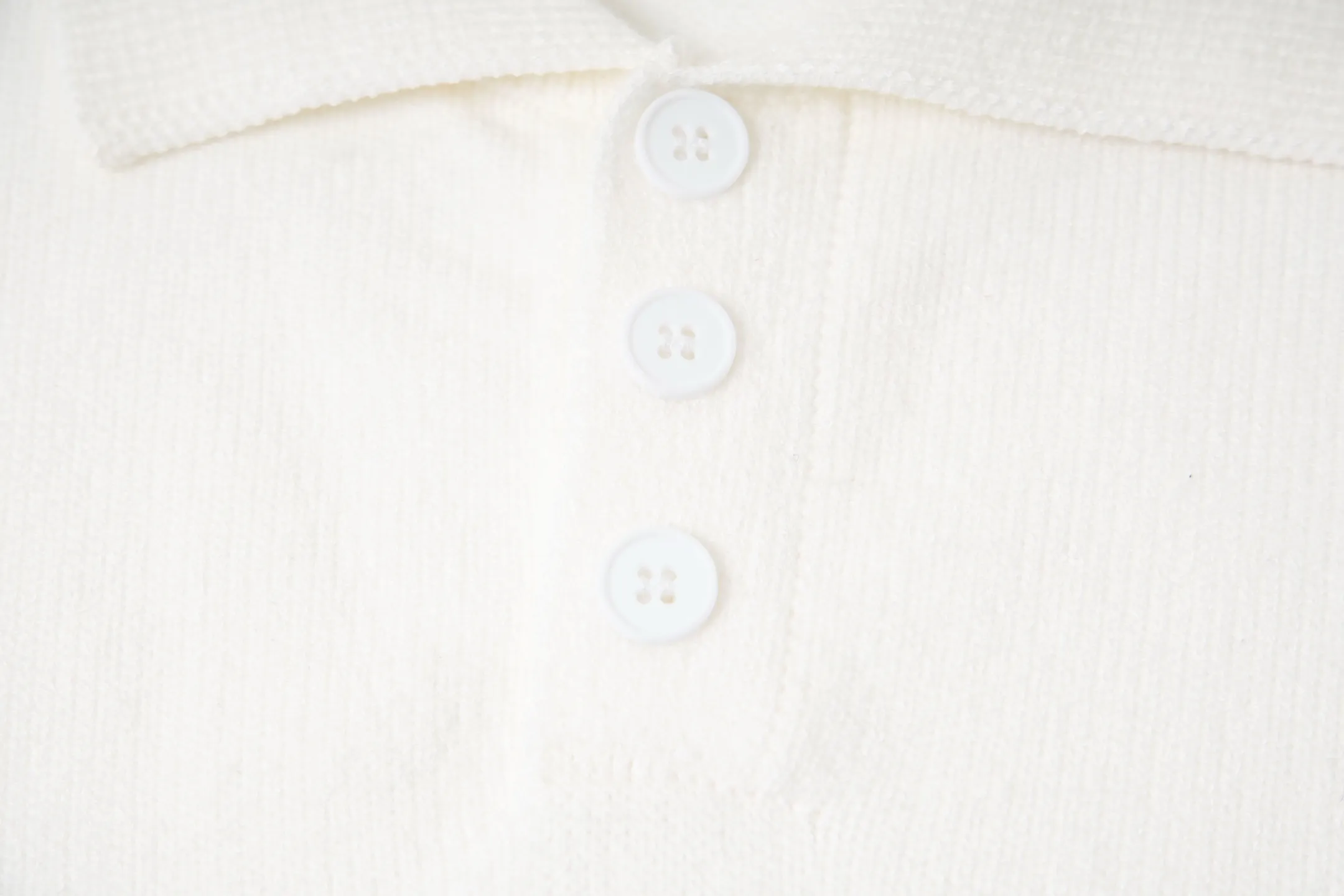 P230 Style number: Y258 Ralph Lauren POLO twist button open-chest sweater is a limited edition every year. There won’t be many styles in the store! Ralph Lauren men's half-button sweater. The shape is really nice. It can be worn alone or as a coat. It can be worn outside the inner layer. It is versatile and looks good. Tag, hanging grain, washable, packaging bag, full set of accessories. The appearance is quite high. The workmanship is super exquisite. Color: navy, gray, apricot, navy. Size: S M L XL